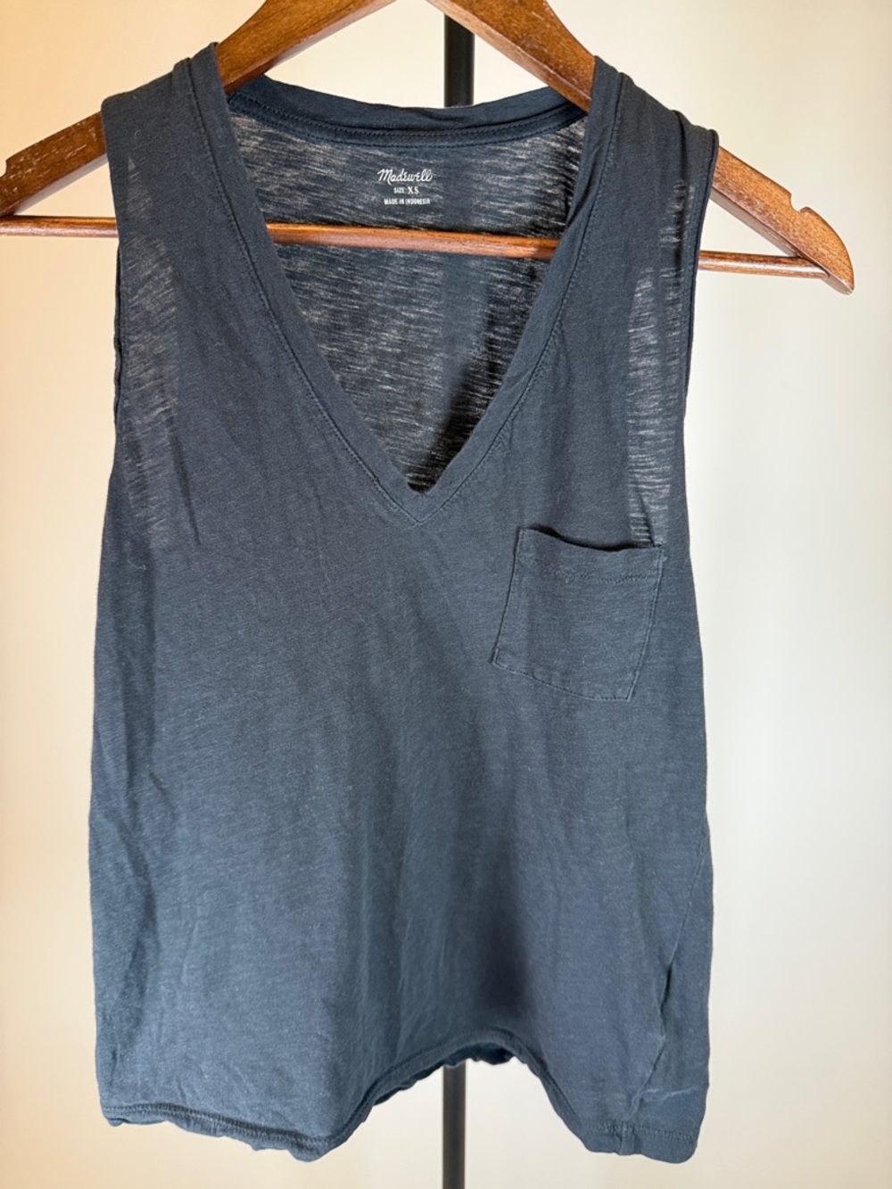 Madewell Black V-Neck Pocket Tank Top | Size XS - Picture 3 of 5